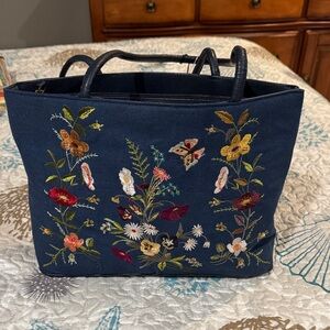 Bueno Navy Floral Embroidered Tote